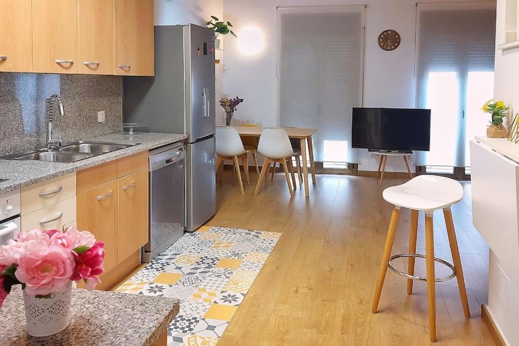 Precioso Apartamento Duplex En El Centro De Olot Apartment Bagian luar foto