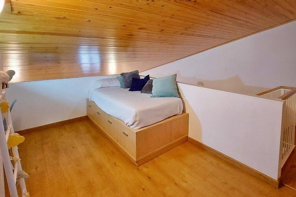 Precioso Apartamento Duplex En El Centro De Olot Apartment Bagian luar foto